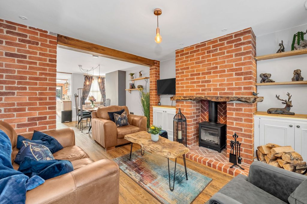 Property photo 1 of 21