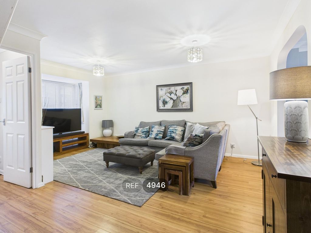 Property photo 3 of 27 Living Room