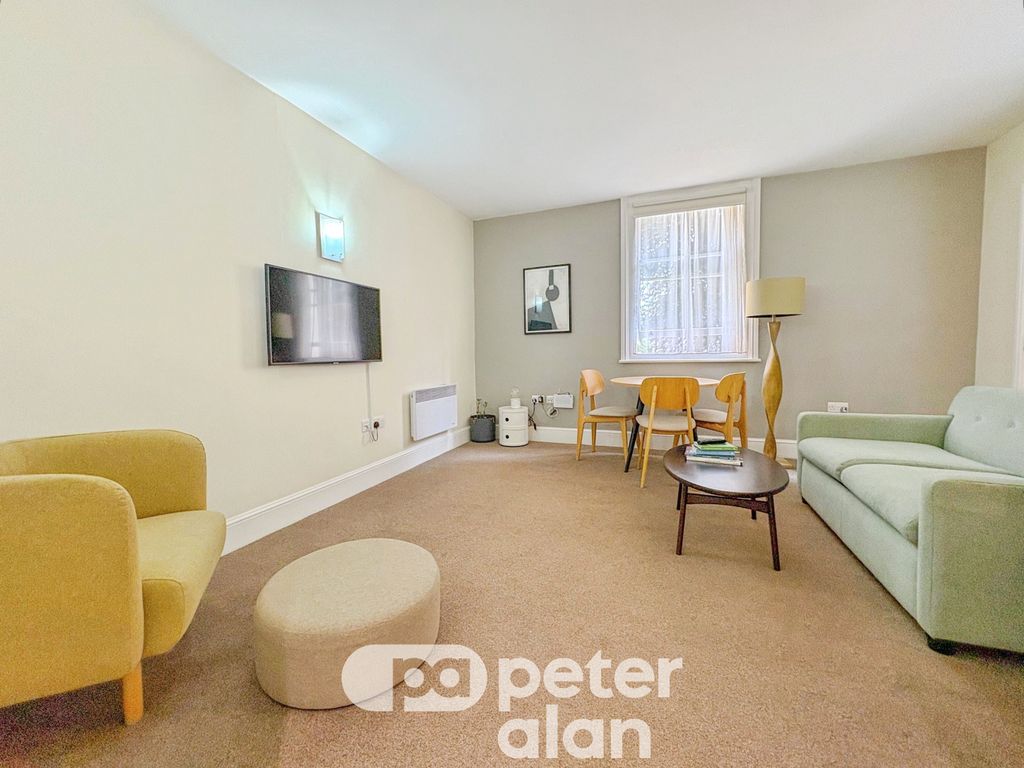 Property photo 3 of 16 Living Room