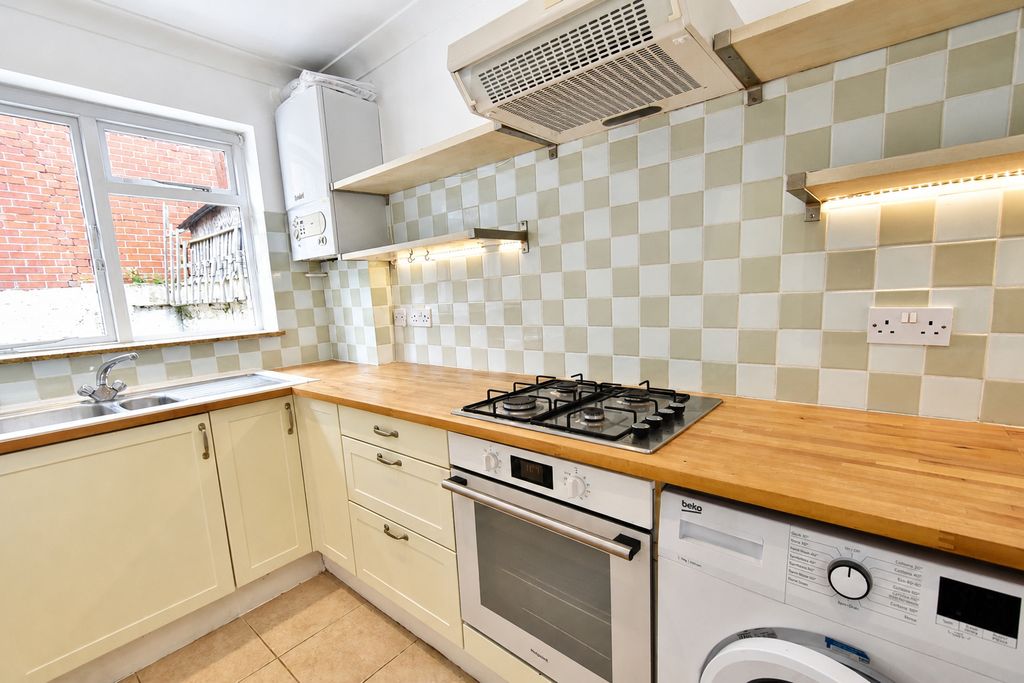 Property photo 2 of 8