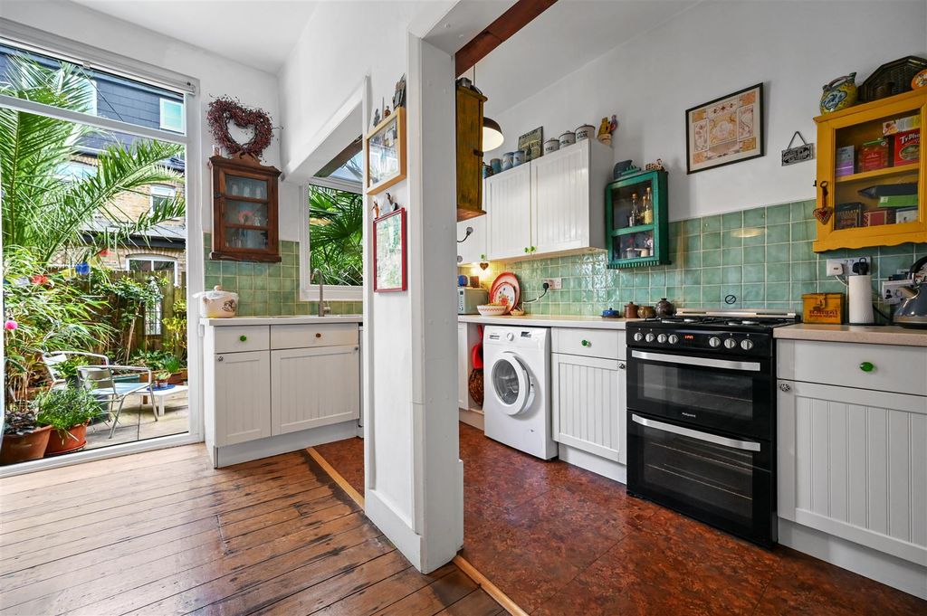 Property photo 3 of 12