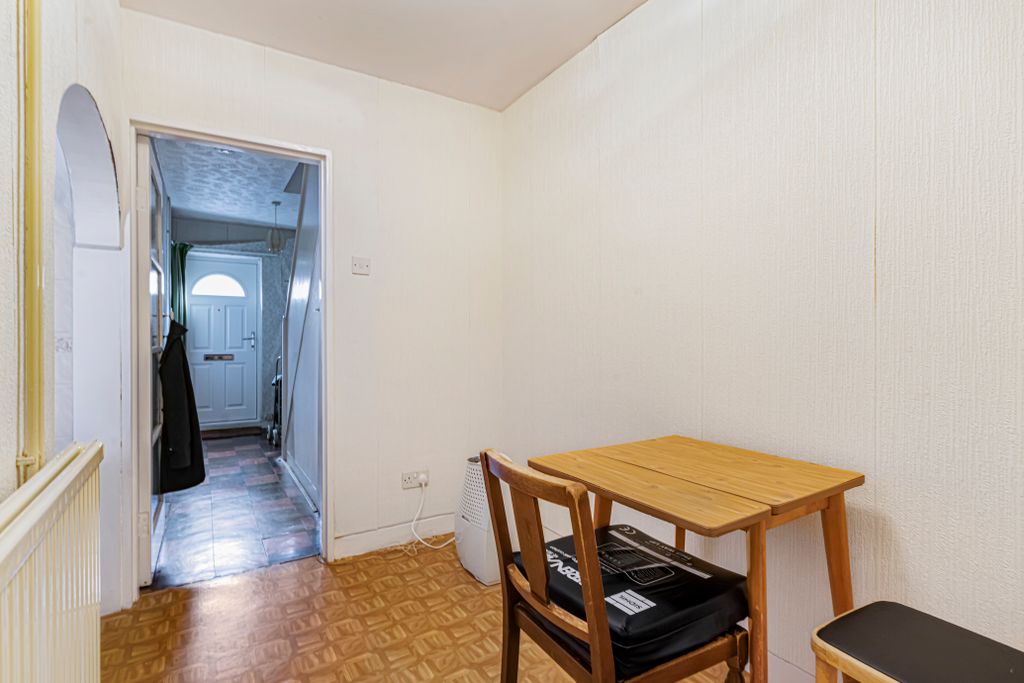 Property photo 3 of 12 Dining Area