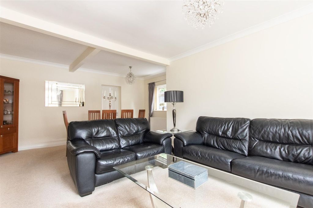 Property photo 2 of 12 Lounge/Dining Room