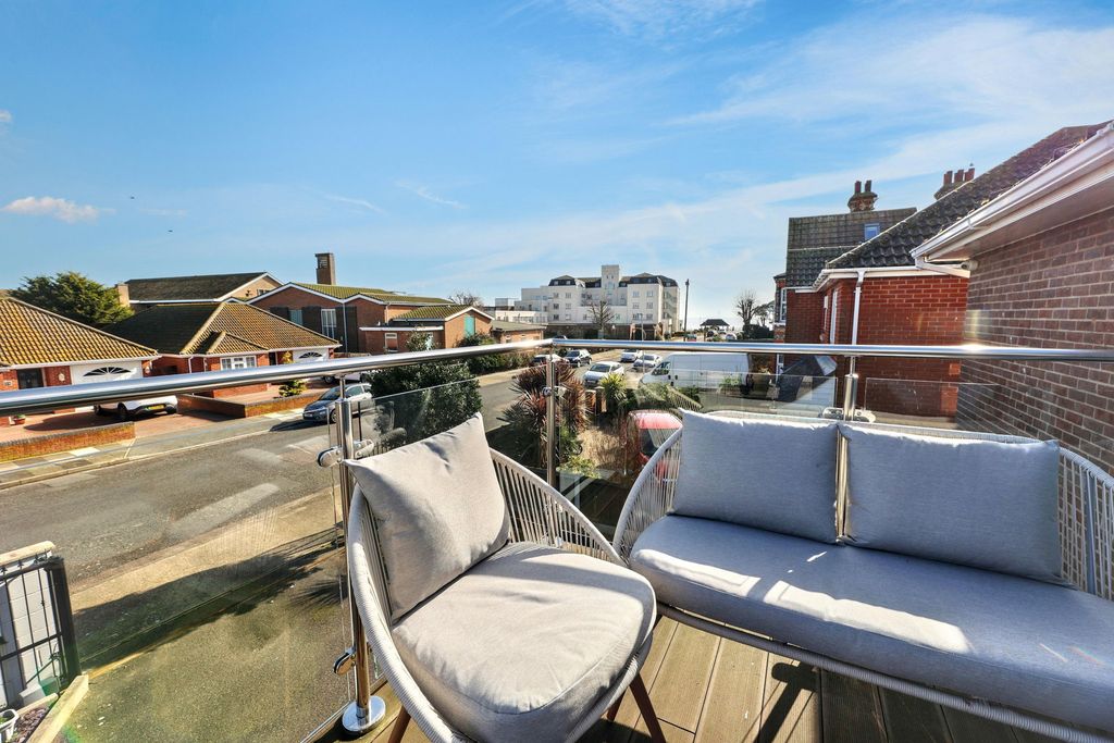 Additional image 13 of 6 bed detached house for saleSt. Pauls Road, Clacton-On-Sea CO15