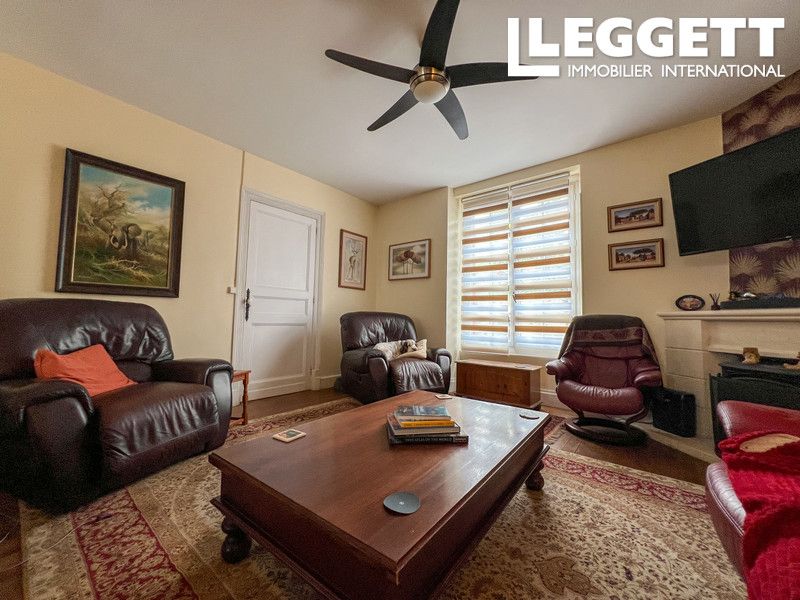 Property photo 2 of 10