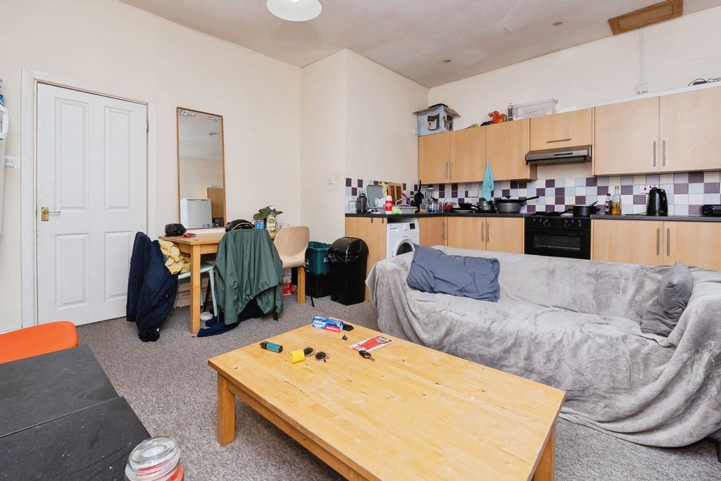 Additional image 4 of 4 bed maisonette for saleStaple Hill Road, Bristol BS16