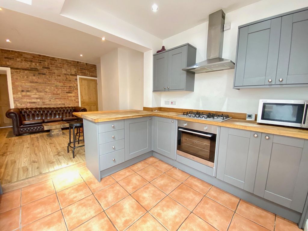 Property photo 1 of 13 Image