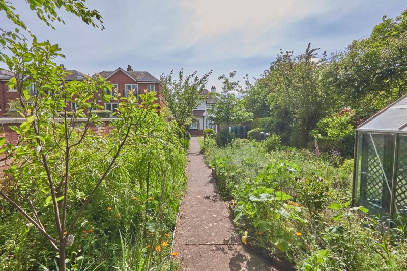 Property photo 2 of 19 Garden