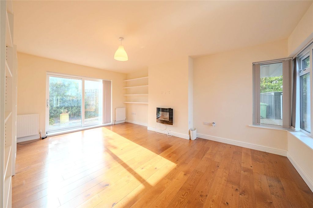 Property photo 2 of 22 Picture No. 24