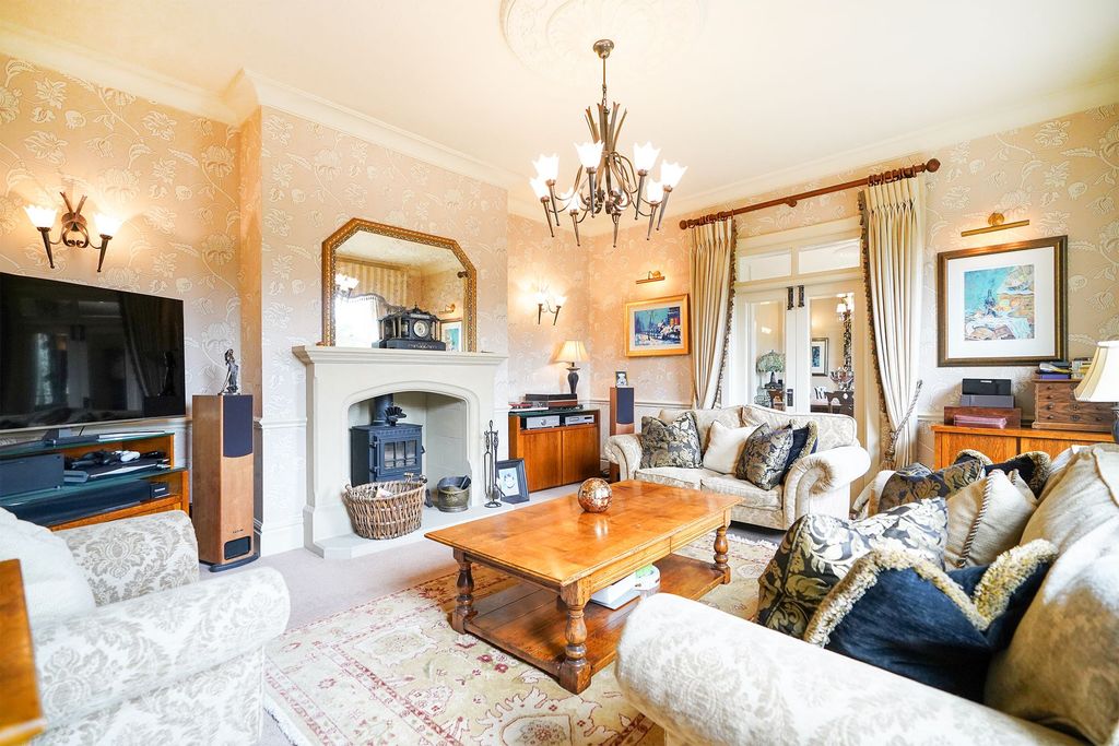 Property photo 3 of 55