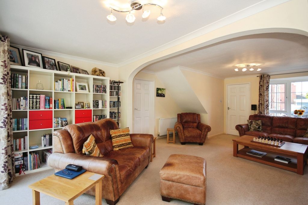 Property photo 3 of 18 Pbox-Img.Jpg