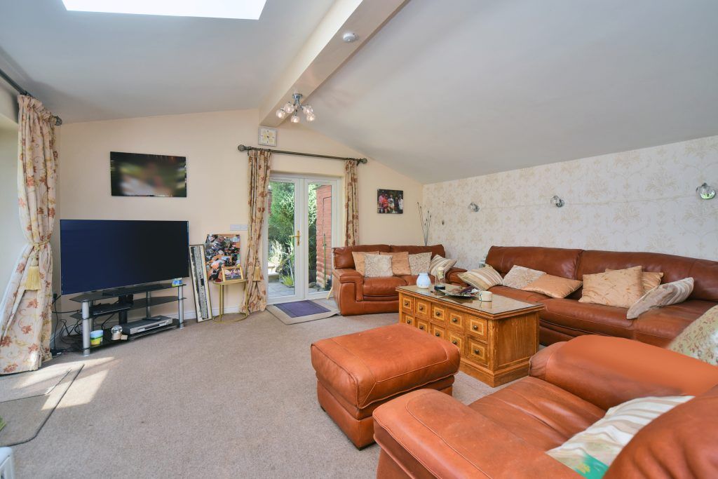 Property photo 3 of 21