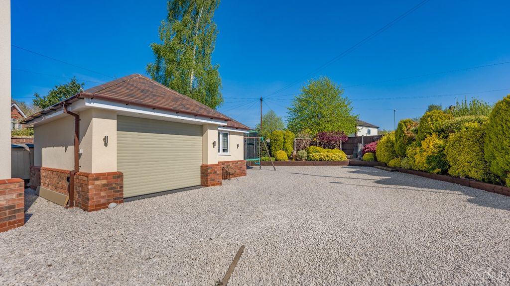 Property photo 3 of 63 4835524