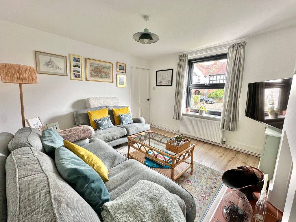 Property photo 2 of 32