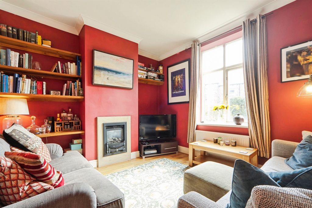 Property photo 2 of 17