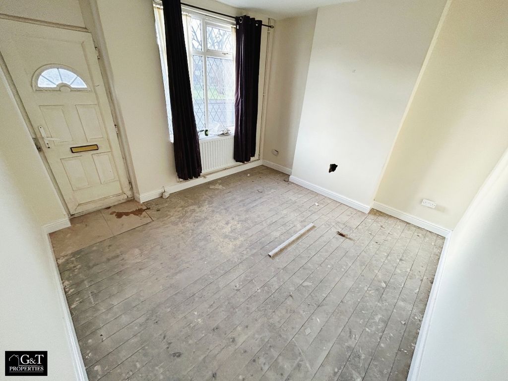 Property photo 2 of 10