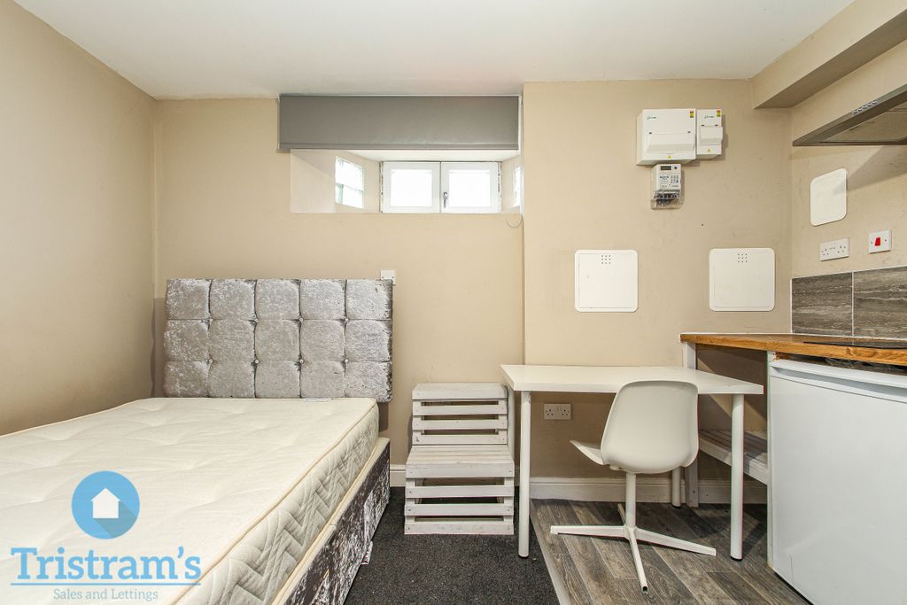 Property photo 3 of 7 Img_7012