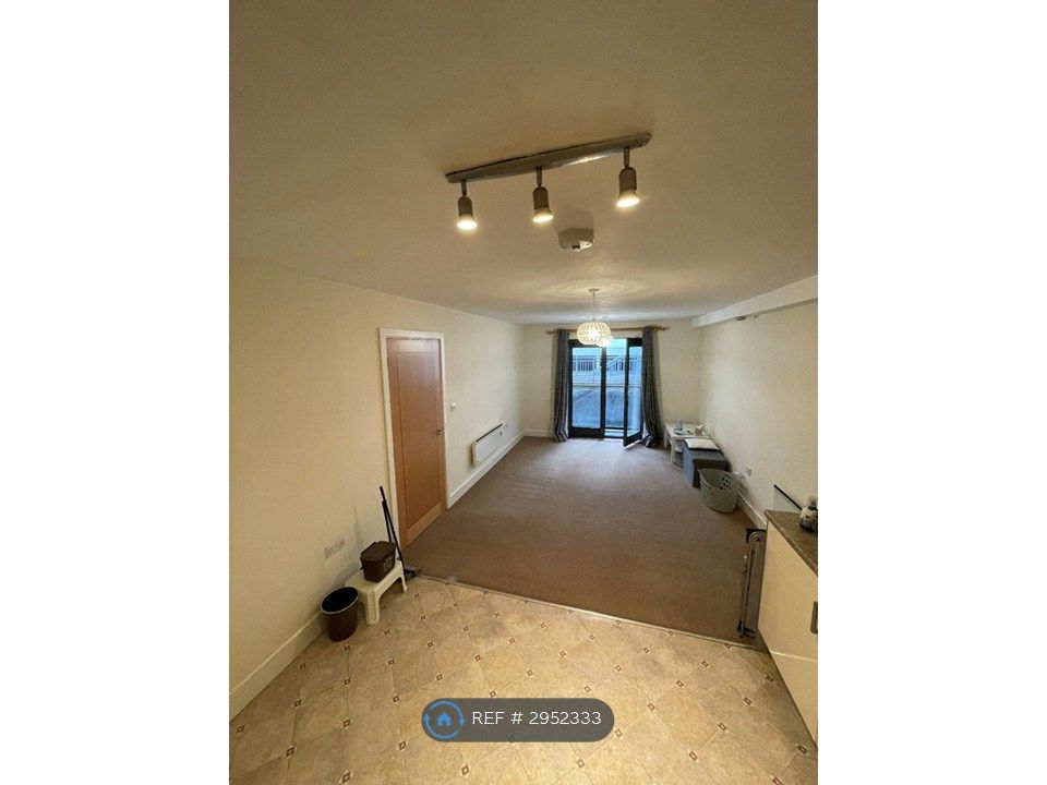 Property photo 2 of 14 Lounge