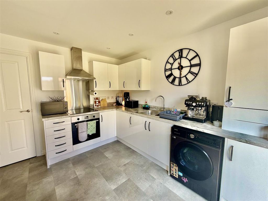 Property photo 2 of 14 Kitchen Diner
