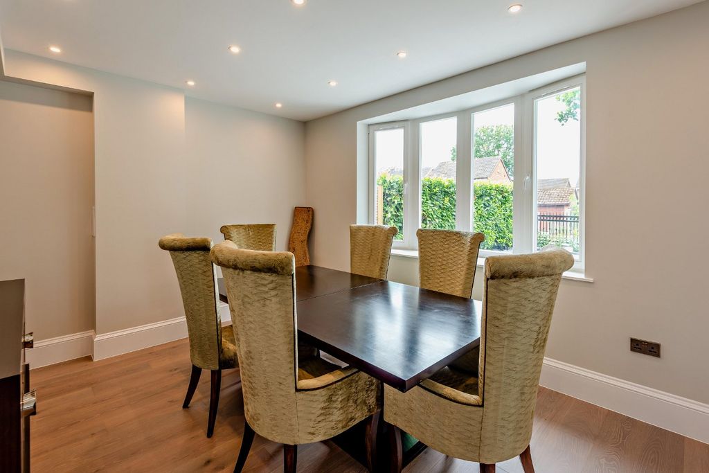 Property photo 3 of 19 Dining Room