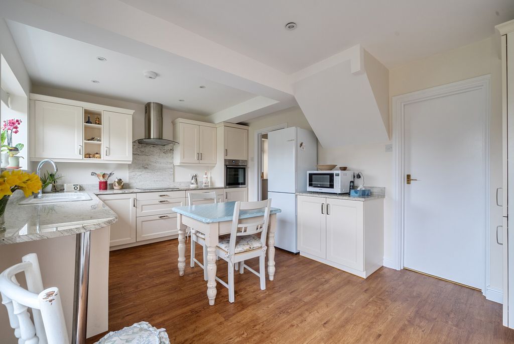 Property photo 3 of 21 1411040-16-699490...