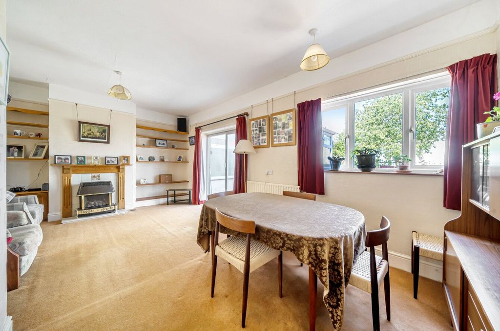 Property photo 2 of 13 Dining Room