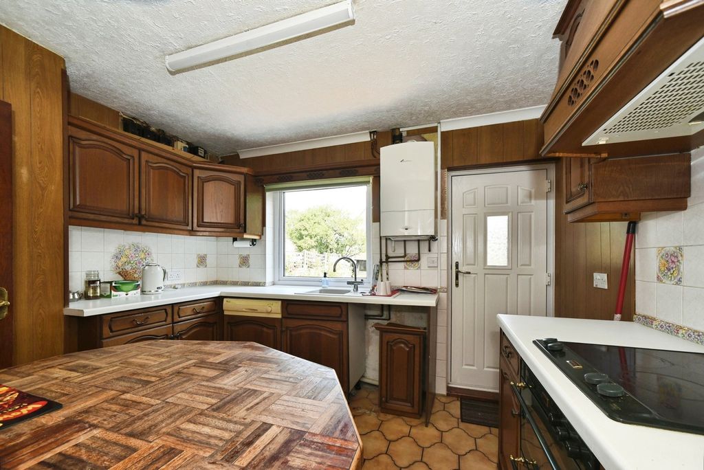 Property photo 3 of 10 Pbox-Img.Jpg
