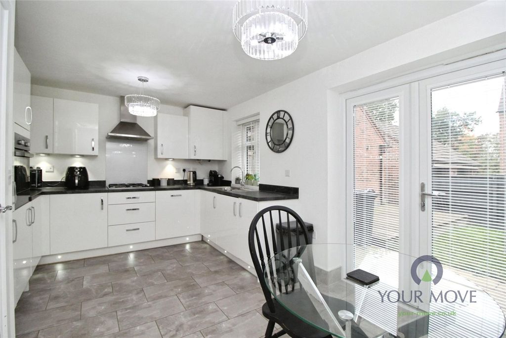 Property photo 2 of 25 Kitchen Diner