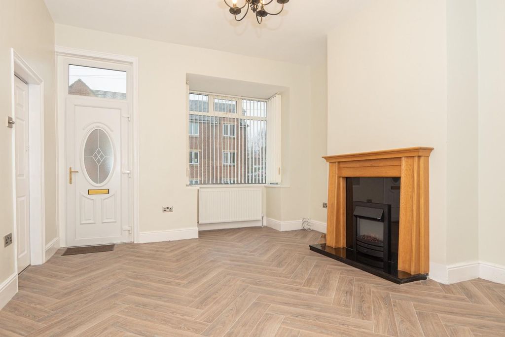 Property photo 2 of 23 Living Room