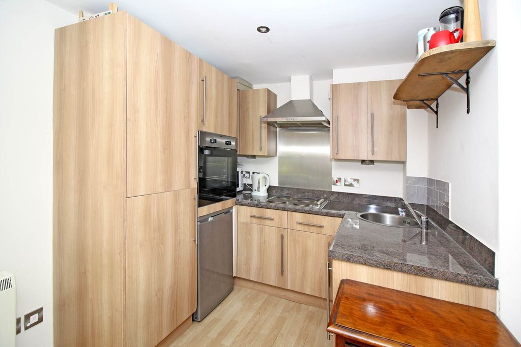 Property photo 2 of 8