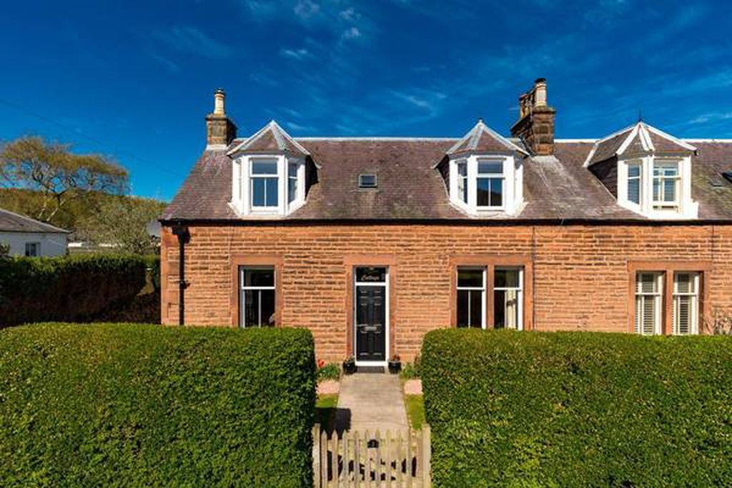 Property photo 1 of 30 Photo 3