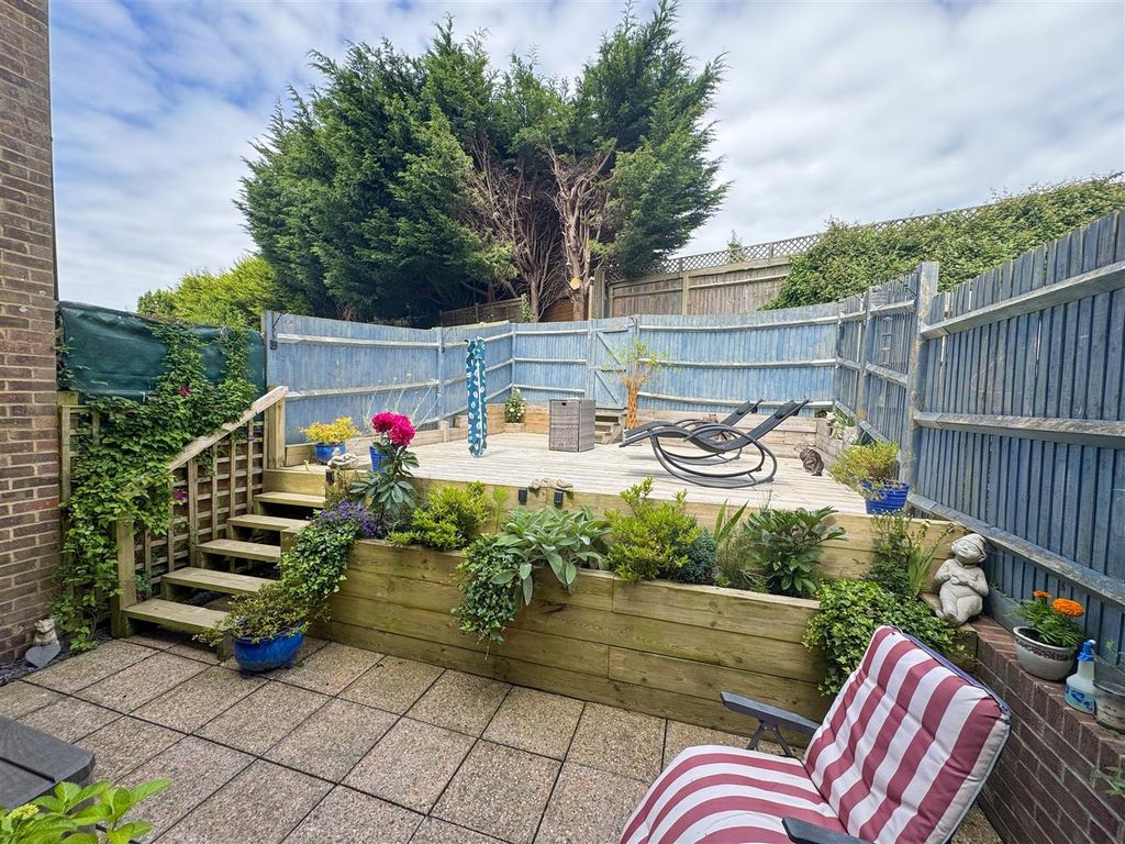 Property photo 2 of 21