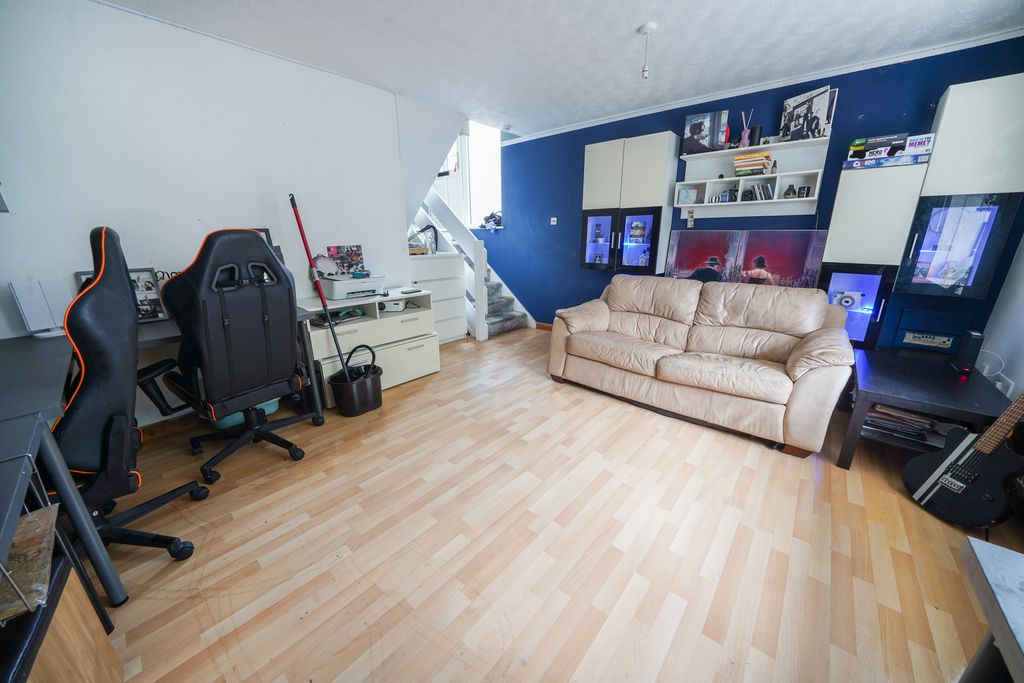 Property photo 3 of 12 Dsc08144