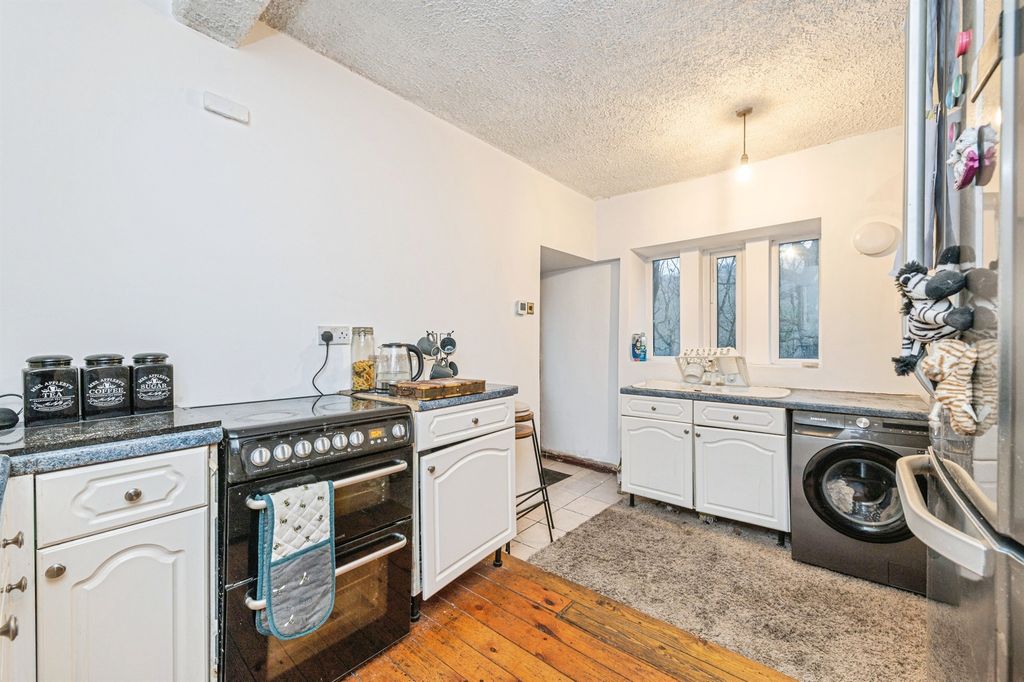 Property photo 2 of 13