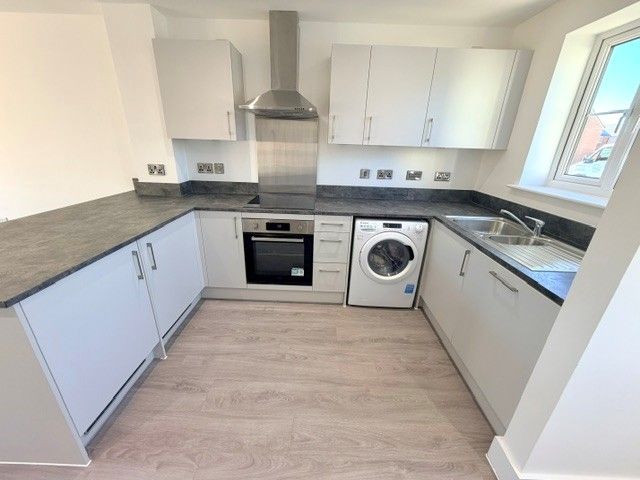 Property photo 2 of 7 Kitchen