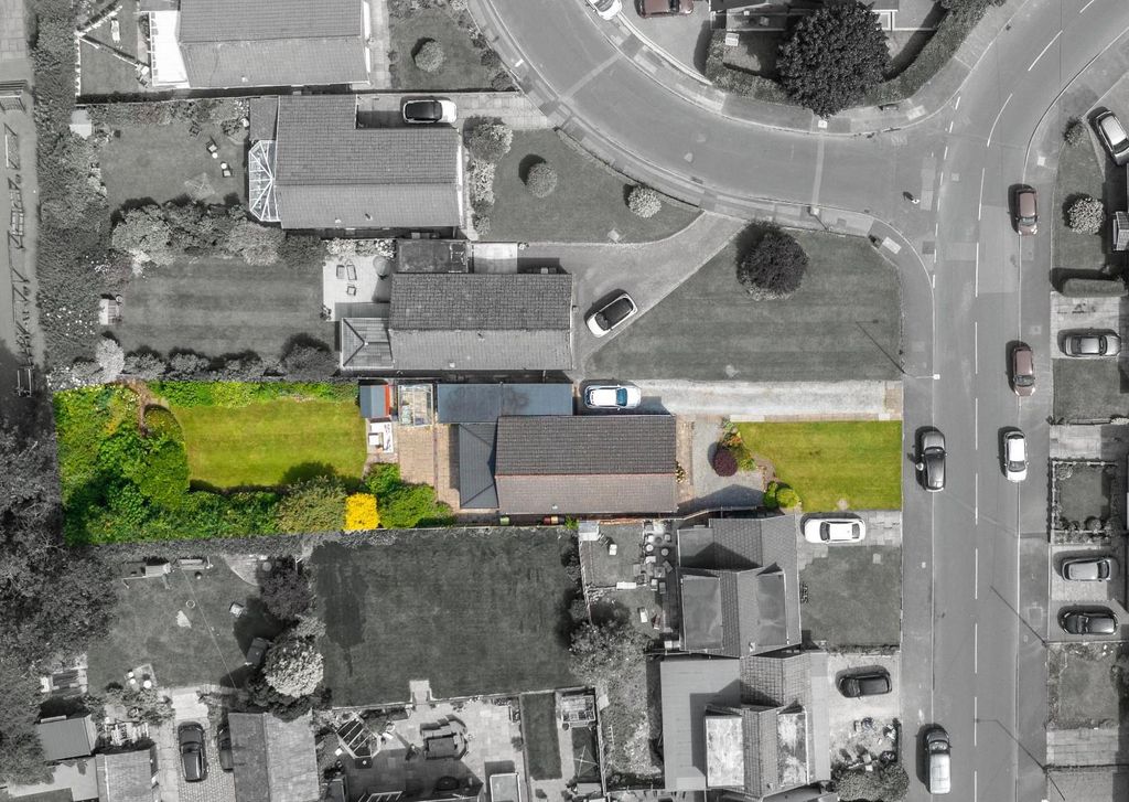 Property photo 3 of 31 7 Thornham Drive Overhead Shot.Jpg