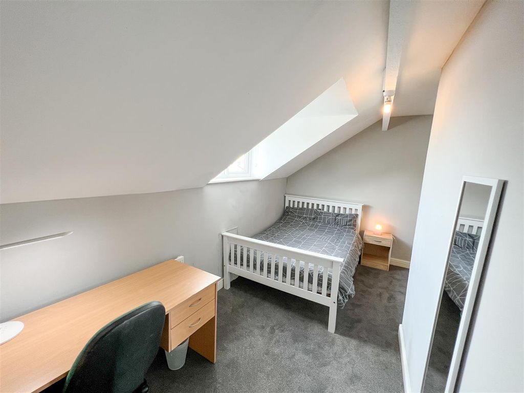 Property photo 2 of 11 Img_4954.Jpg