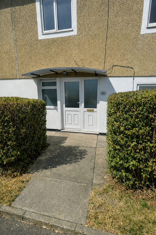 Property photo 1 of 9 Entrance