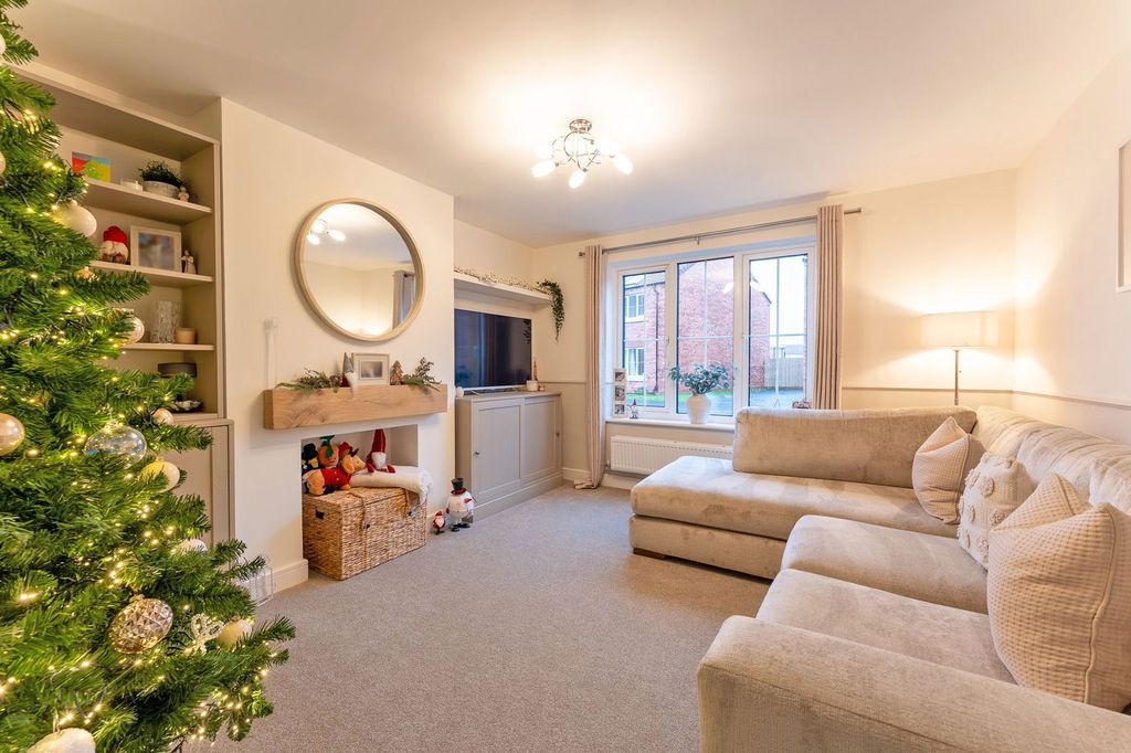 Property photo 2 of 21