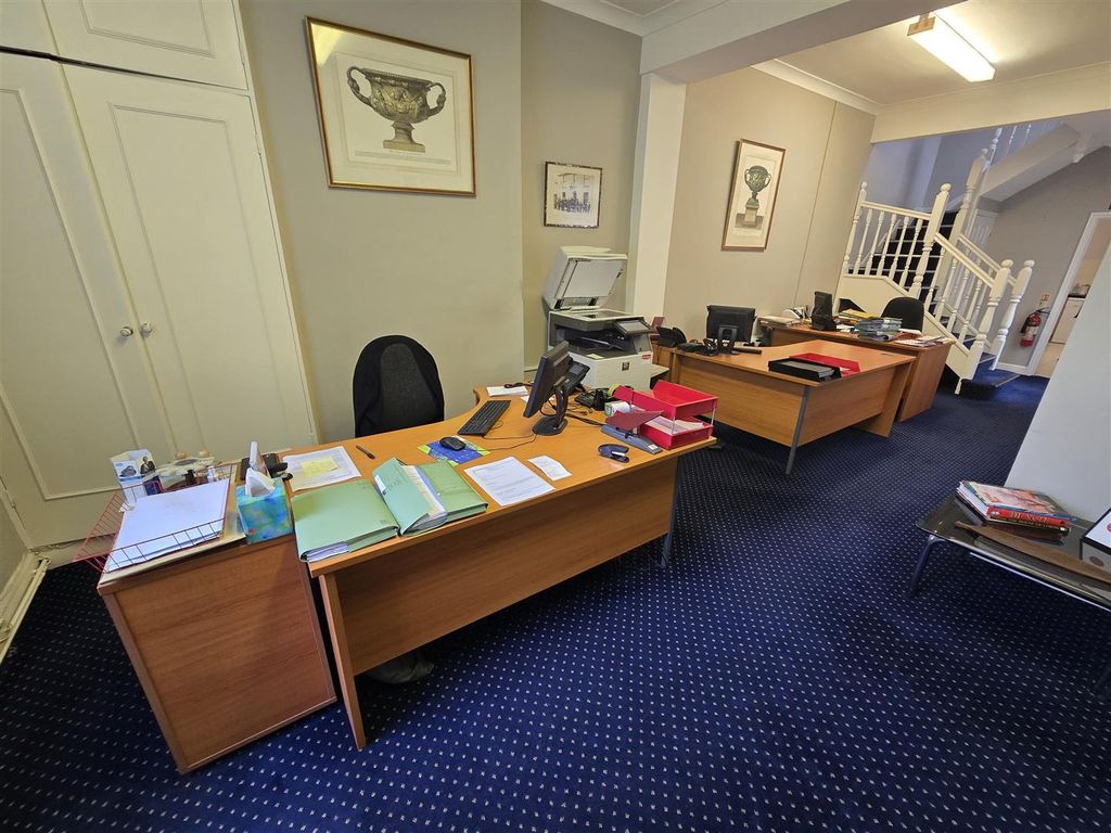 Property photo 2 of 11 Reception