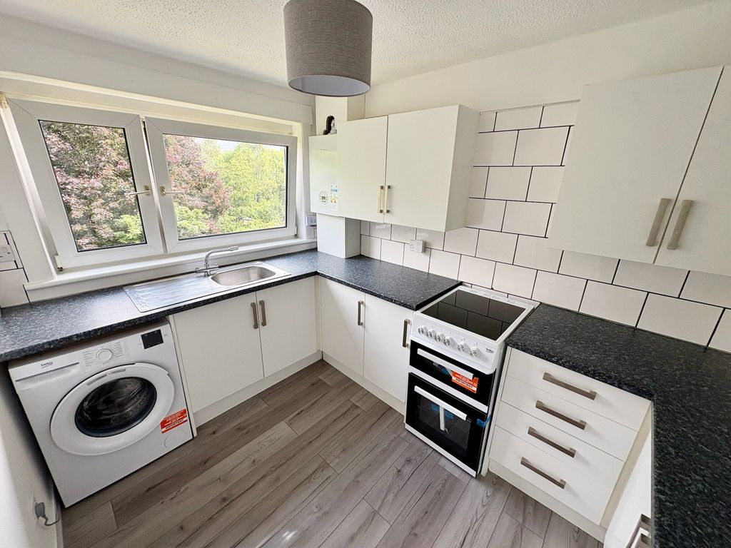 Property photo 1 of 9 Kitchen