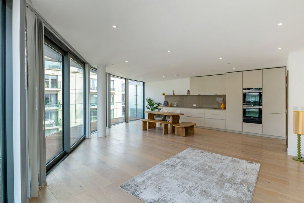 Property photo 3 of 13 Reception /Kitchen