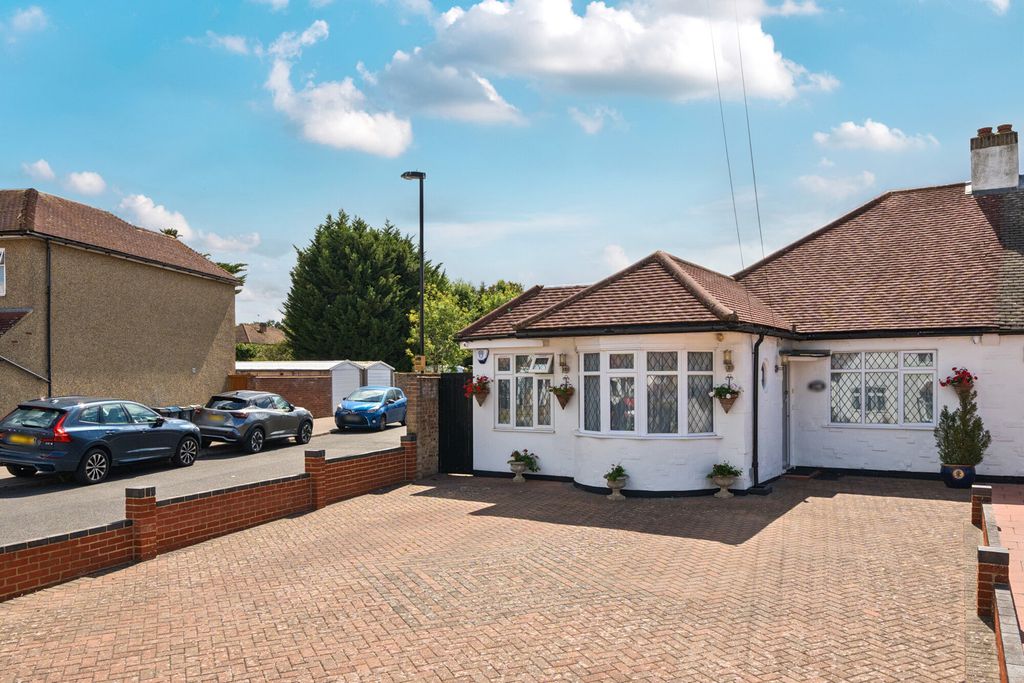 Property photo 2 of 36 1503917-61-6A85Ad...
