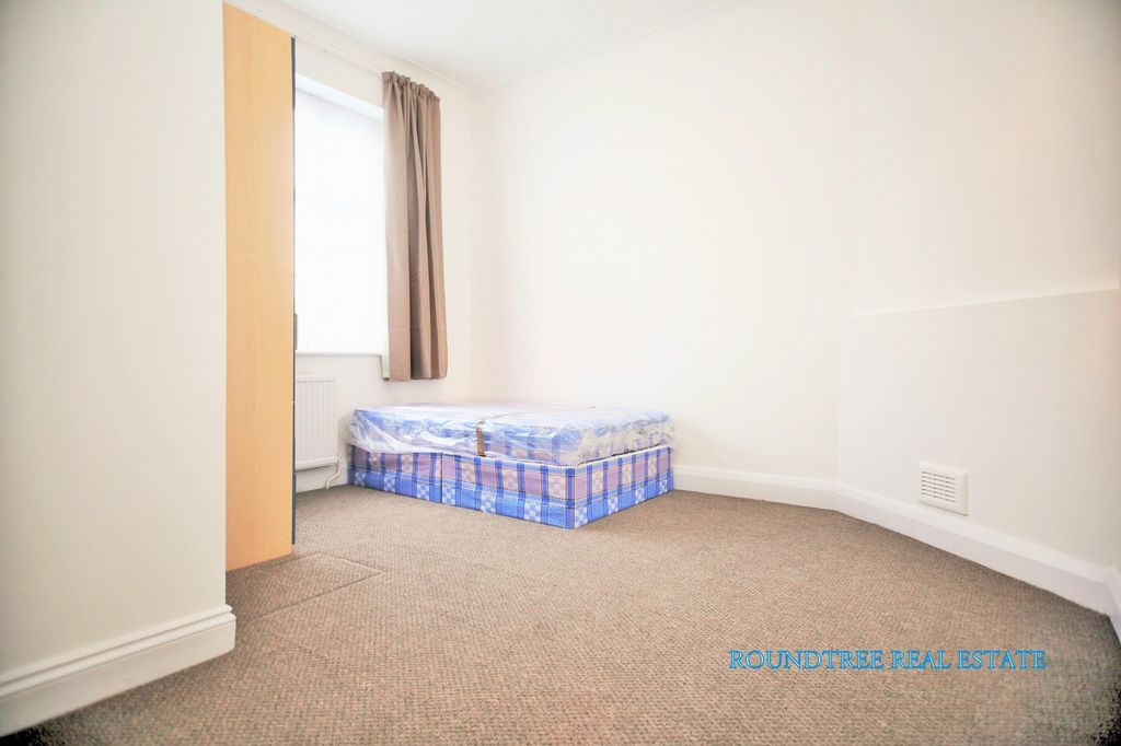 Property photo 3 of 5 (Main)