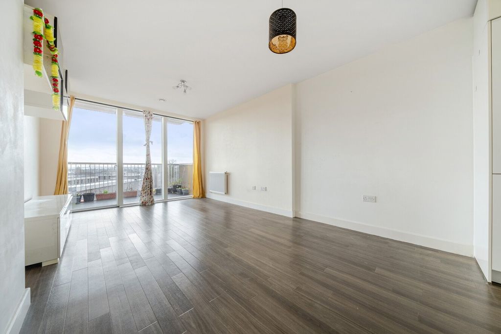 Property photo 2 of 18 Picture 2