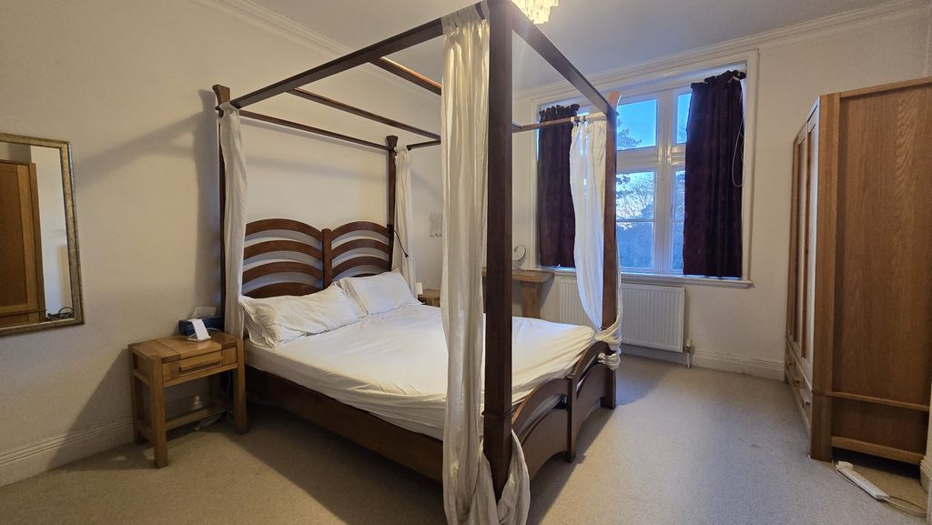 Property photo 2 of 29