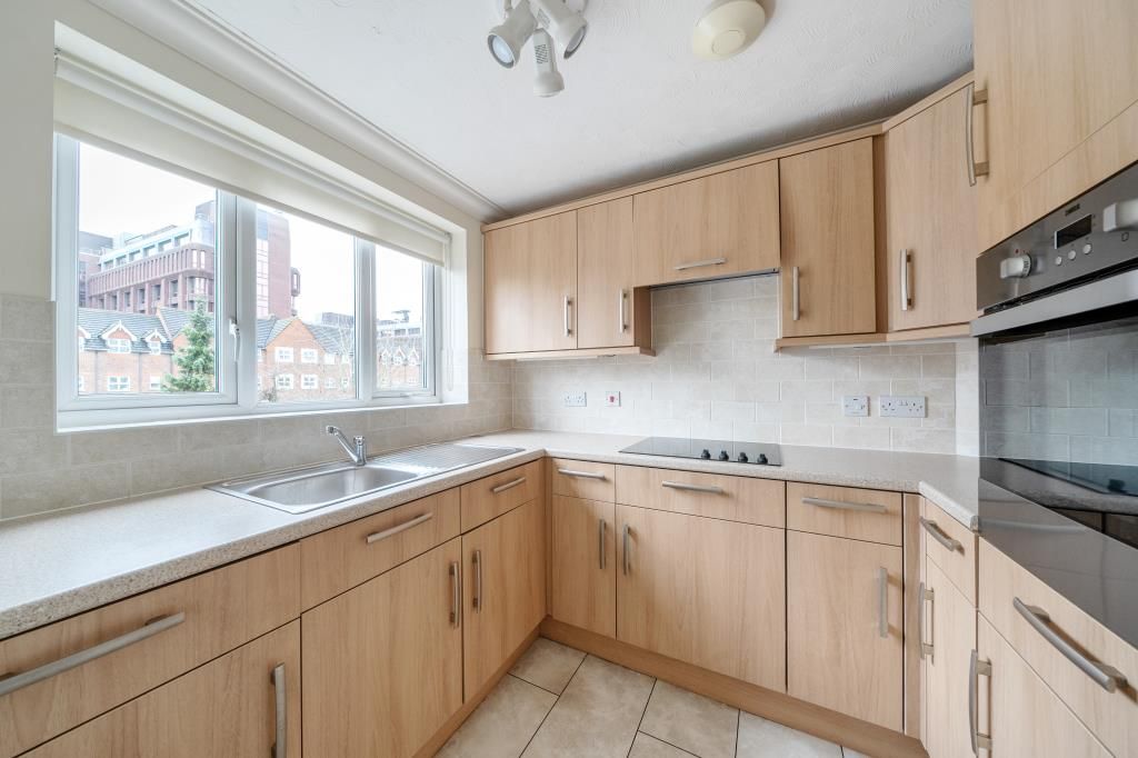 Property photo 3 of 18 Kitchen