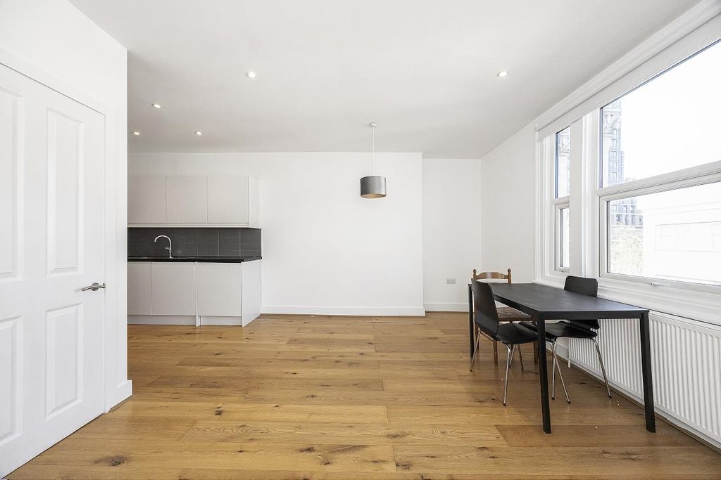 Property photo 3 of 18 3