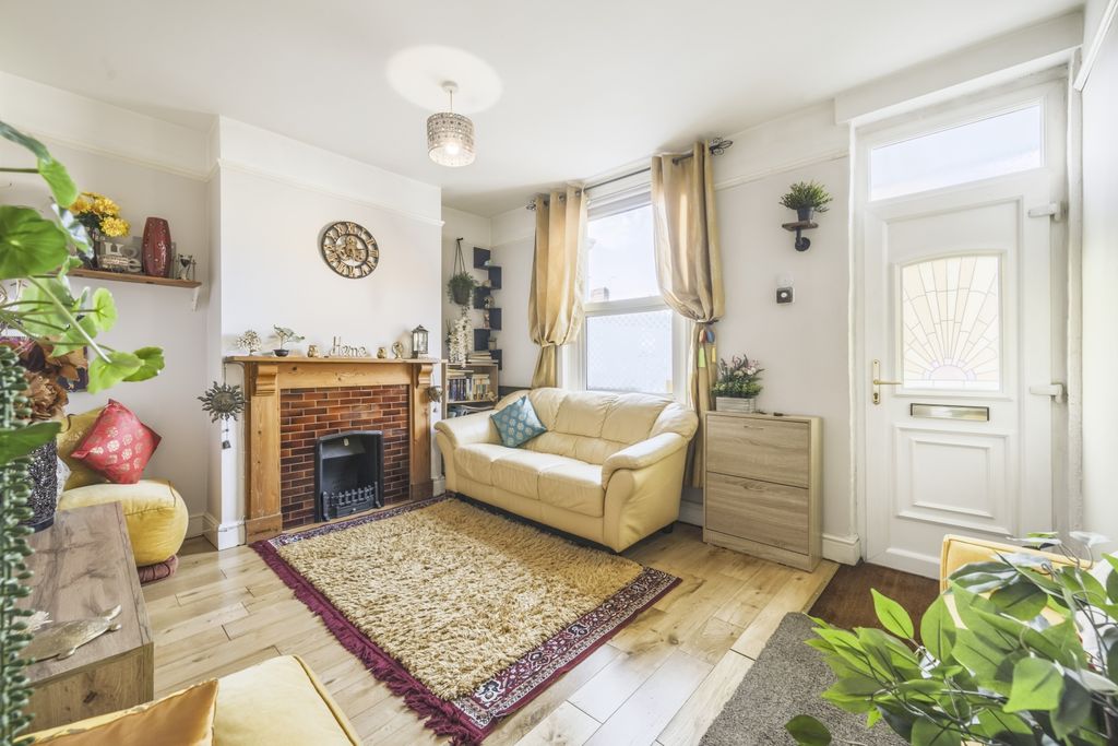 Property photo 3 of 19 Dsc_3191Hdr-Edit