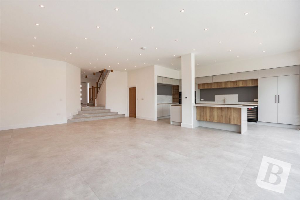 Property photo 3 of 20 Kitchen/Diner